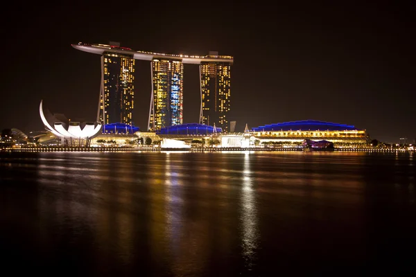 Marina bay sands per nacht — Stockfoto