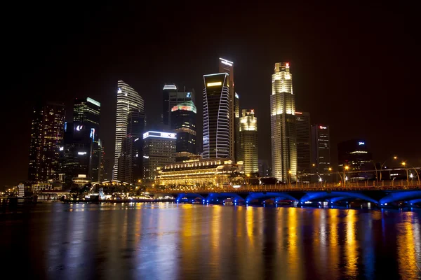 Paisagem urbana do arranha-céu no distrito empresarial de Singapura Fotos De Bancos De Imagens