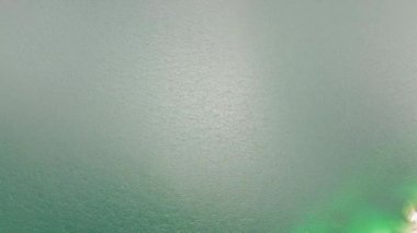 Chonburi, Tayland 'daki eski maden kanyonu manzarası üzerinde güzel bir anten.