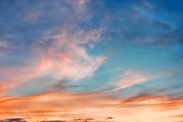 Naplemente, többszínű felhők — Stock Fotó
