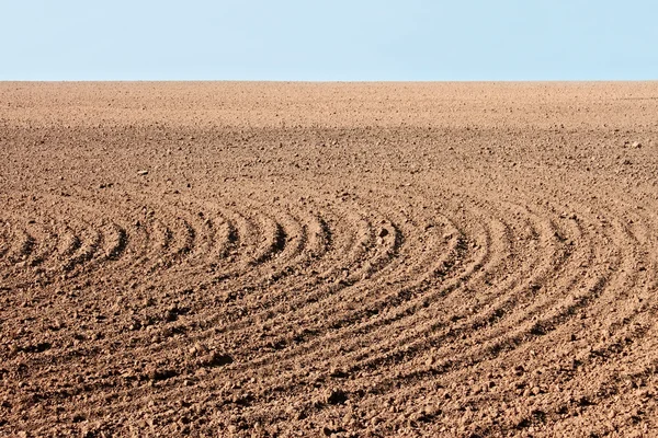 Furrows sur le champ d'automne — Photo