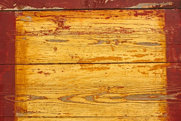 Gul trä sköld med röd ram — Stockfoto