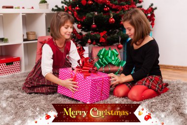 Noel hediyelerini çocuklarla