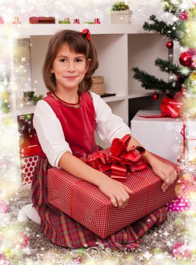 Noel hediyelerini çocuklarla