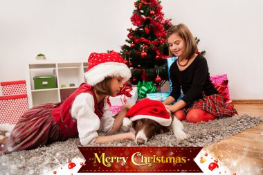 Noel hediye ile mutlu çocuklar