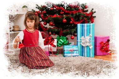 Noel hediyelerini çocuklarla