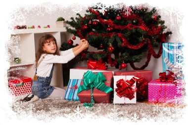 Noel hediyelerini çocuklarla