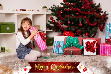 Noel hediyelerini çocuklarla