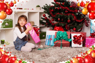 Noel hediyelerini çocuklarla