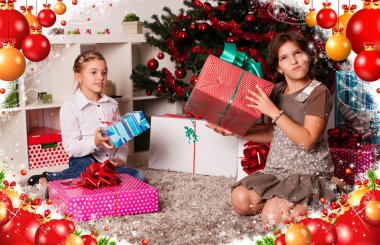 Noel hediyelerini çocuklarla
