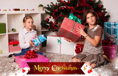 Noel hediyelerini çocuklarla