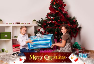 Noel hediyelerini çocuklarla