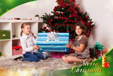 Noel hediyelerini çocuklarla