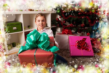 Noel hediyelerini çocuklarla