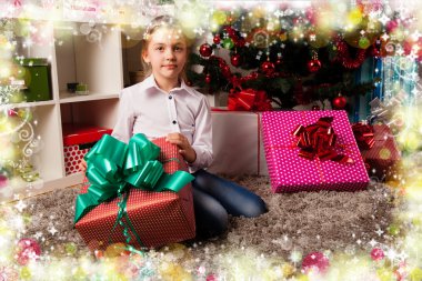 Noel hediyelerini çocuklarla