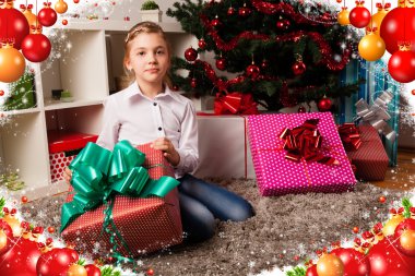 Noel hediyelerini çocuklarla