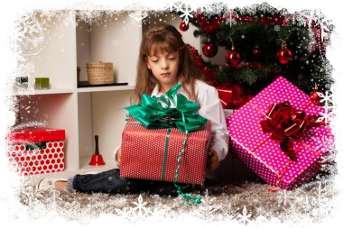 Noel hediyelerini çocuklarla