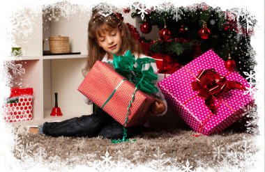 Noel hediyelerini çocuklarla