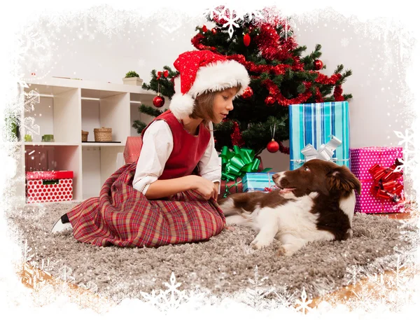 Crianças com seus presentes de Natal — Fotografia de Stock