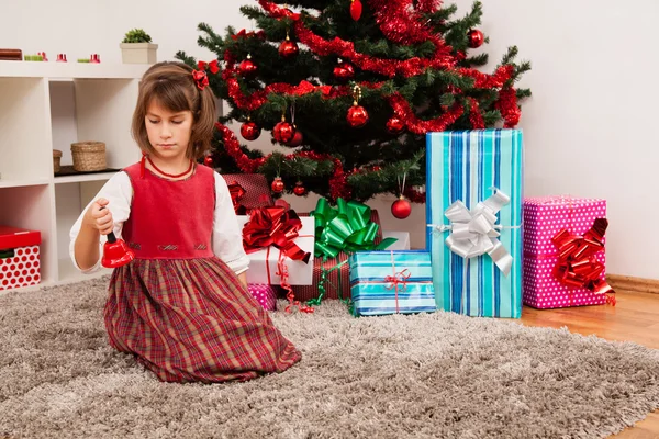 Happy kids with christmas present — Stock Photo, Image