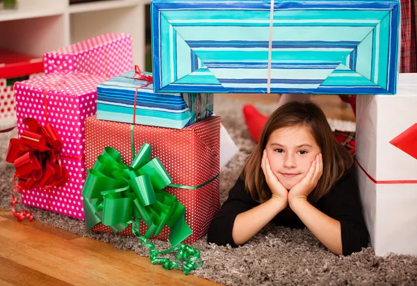 Noel hediye ile mutlu çocuklar