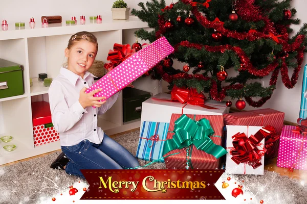 Noel hediyelerini çocuklarla