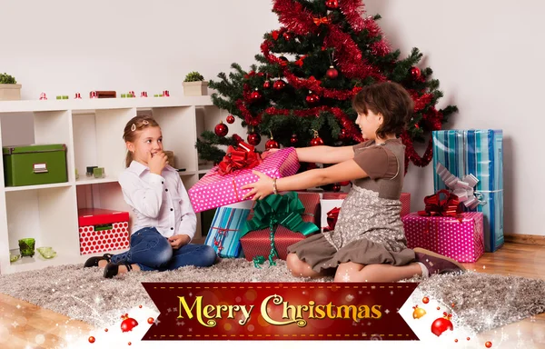 Noel hediyelerini çocuklarla