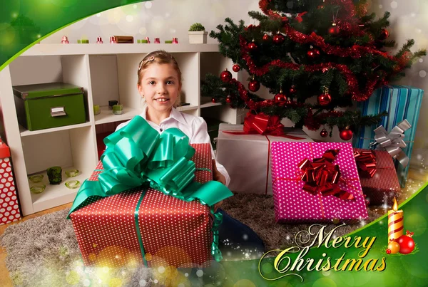 Niños con sus regalos de Navidad — Foto de Stock