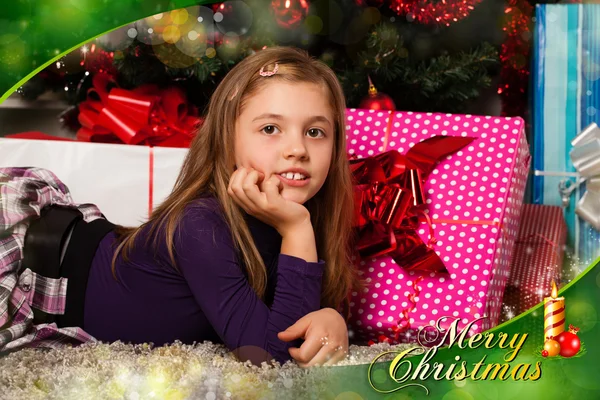 Niños con sus regalos de Navidad — Foto de Stock