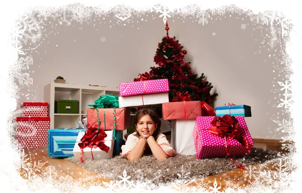 Niños con sus regalos de Navidad — Foto de Stock