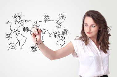 genç bir kadın sosyal bir harita Beyaz tahtada çizim