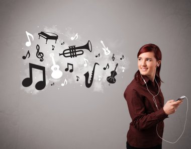 şarkı ve müzik musica ile güzel bir genç kadın