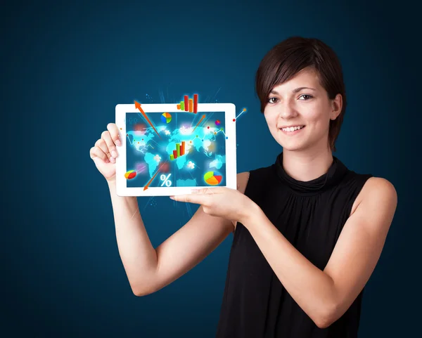 Frau hält modernes Tablet mit bunten Diagrammen und Grafiken in der Hand — Stockfoto