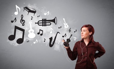şarkı ve müzik musica ile güzel bir genç kadın