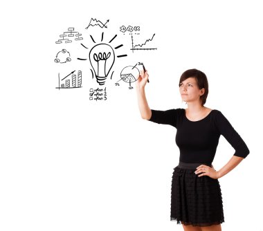 genç iş kadını ampul ile çeşitli diyagramlar çizim bir