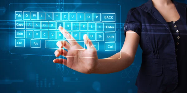 Menina pressionando tipo virtual de teclado — Fotografia de Stock