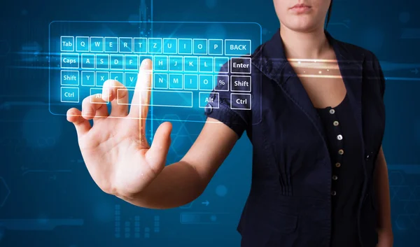 Mädchen drückt virtuelle Tastatur — Stockfoto