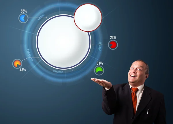 Grappige zakenman presenteren abstracte moderne cirkeldiagram met kopie — Stockfoto