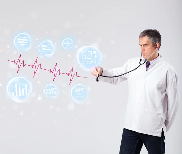 Doctor examinating modern heartbeat graphics — Stock Photo, Image