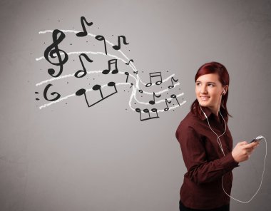 şarkı ve müzik musica ile çekici genç hanım