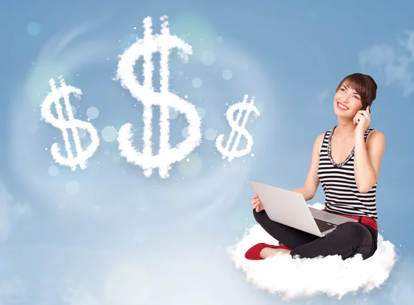 Jeune femme assise sur le nuage à côté de signes dollar nuage — Photo