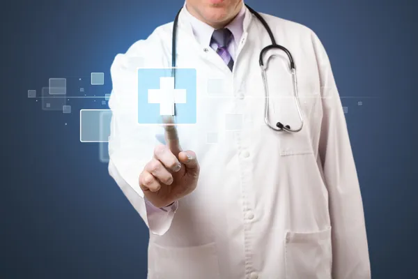 Lekarz wciskając nowoczesny przycisk medyczny — Zdjęcie stockowe