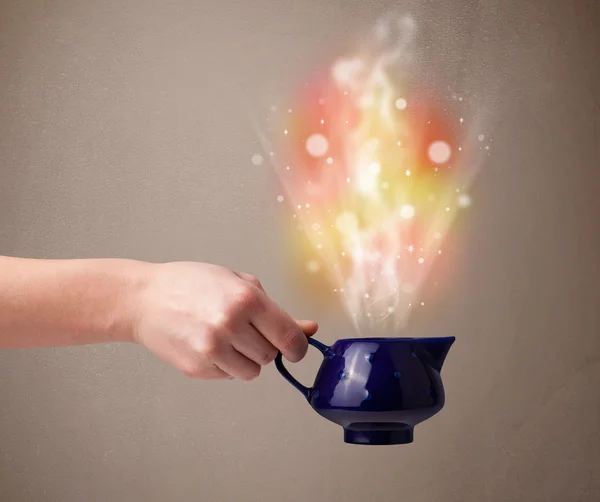 带有抽象蒸汽和彩灯的茶壶 — 图库照片