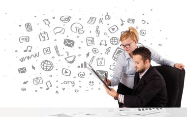 iş adamı ve iş kadını ile tüm tür-in çizilmiş simgeler