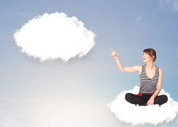 Chica joven sentada en la nube y pensando en el habla abstracta bubb —  Fotos de Stock