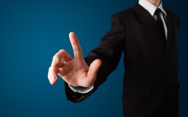 İş adamı hayali düğmeye basıyor