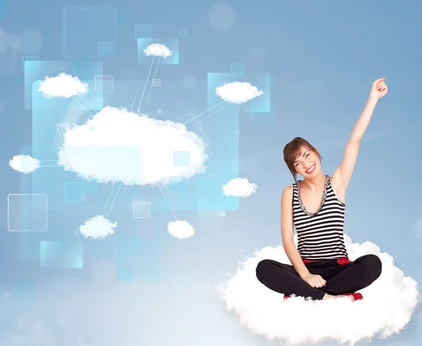 Ragazza felice guardando la moderna rete cloud — Foto Stock