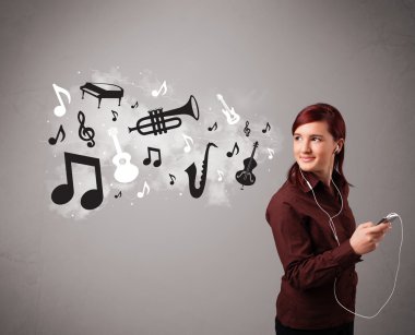 şarkı ve müzik musica ile güzel bir genç kadın