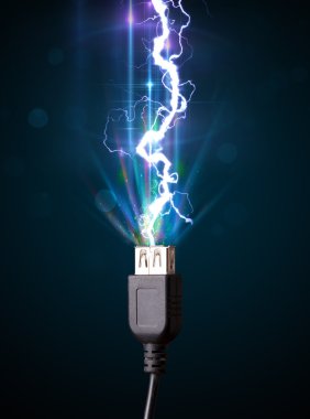 Parlayan elektrik yıldırımlı elektrik kablosu