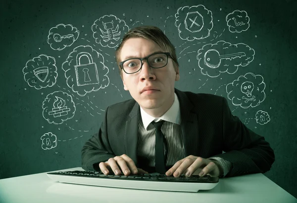 Virüslü ve düşüncelerini hackleyen genç inek bilgisayar korsanı.